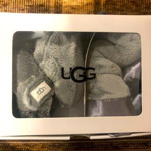Baby UGG booties. UniSex.